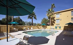 La Quinta Inn Phoenix Sky Harbor Airport 3*